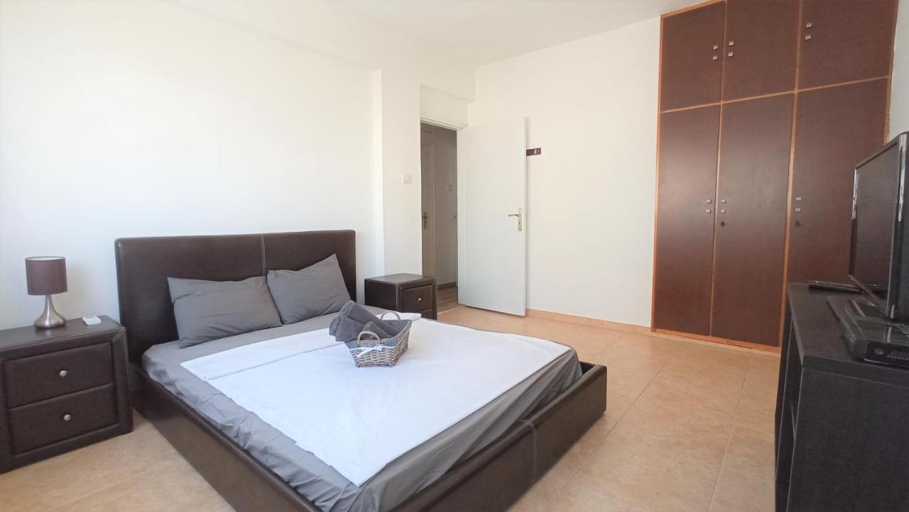 5 Min To The Beach Holiday Shared Apartment Incl Netflix - Private Room In 3 Bdr Apt Larnaca Dış mekan fotoğraf
