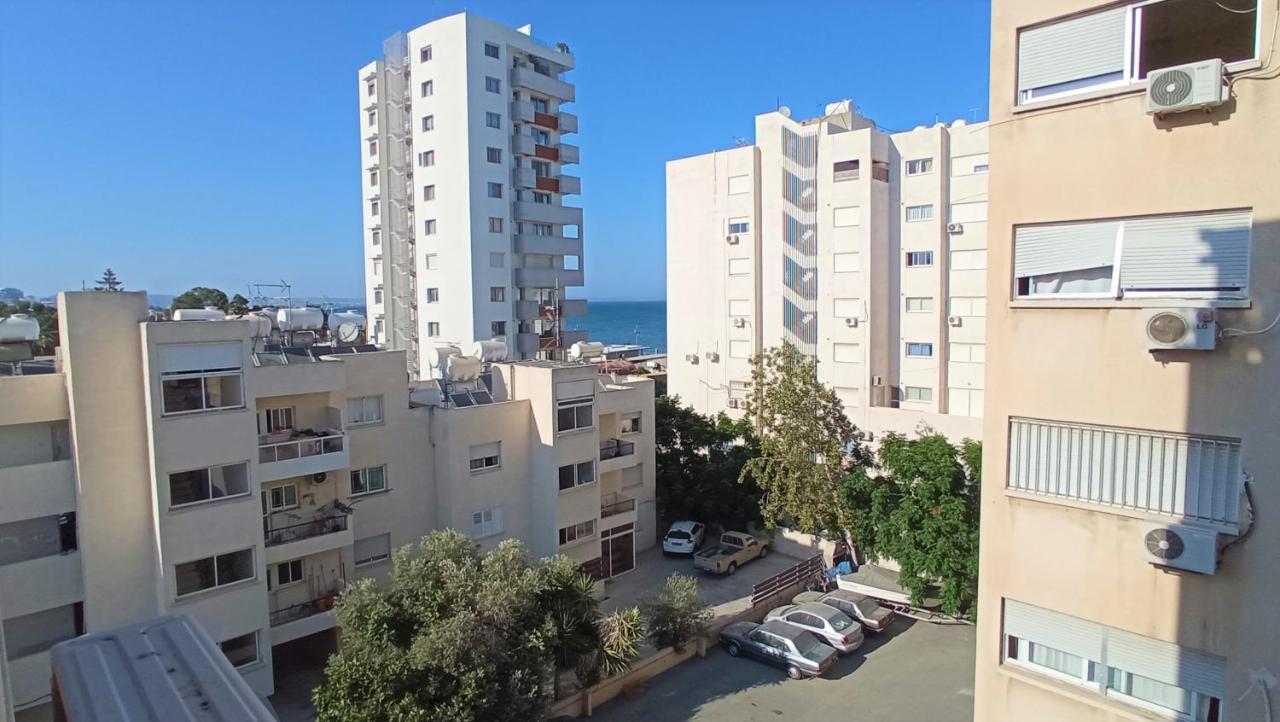 5 Min To The Beach Holiday Shared Apartment Incl Netflix - Private Room In 3 Bdr Apt Larnaca Dış mekan fotoğraf