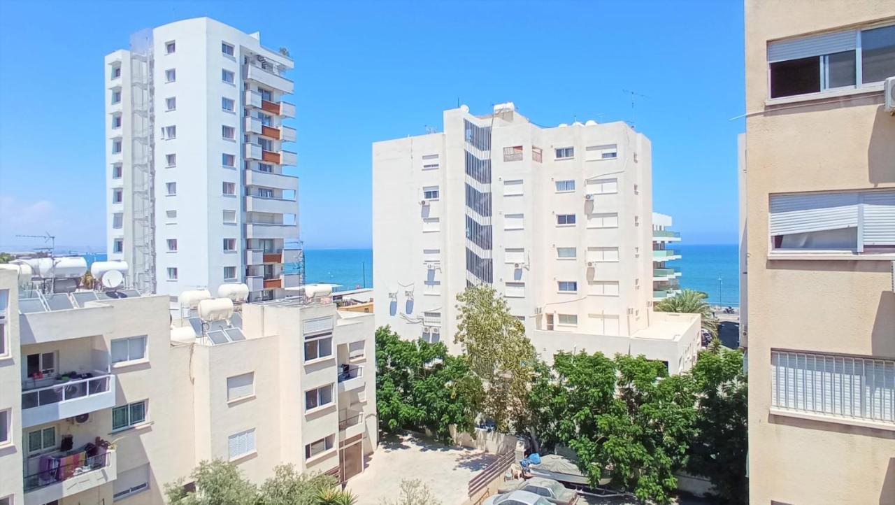 5 Min To The Beach Holiday Shared Apartment Incl Netflix - Private Room In 3 Bdr Apt Larnaca Dış mekan fotoğraf